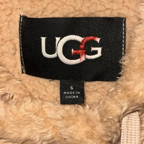 UGG LOYRA UGGFLUFF LOGO HOODIE - Picture 2 of 2